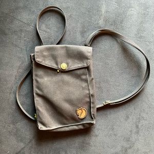 Fjällräven crossbody pouch bag